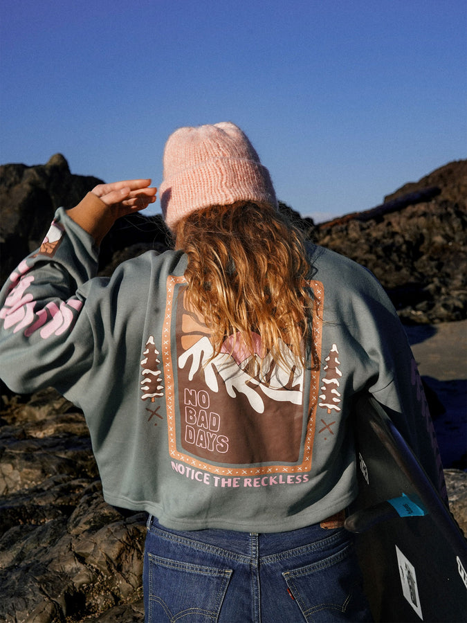 Notice The Reckless No Bad Days Cropped T-Shirt Holiday 2026 | TEAL/BROWN