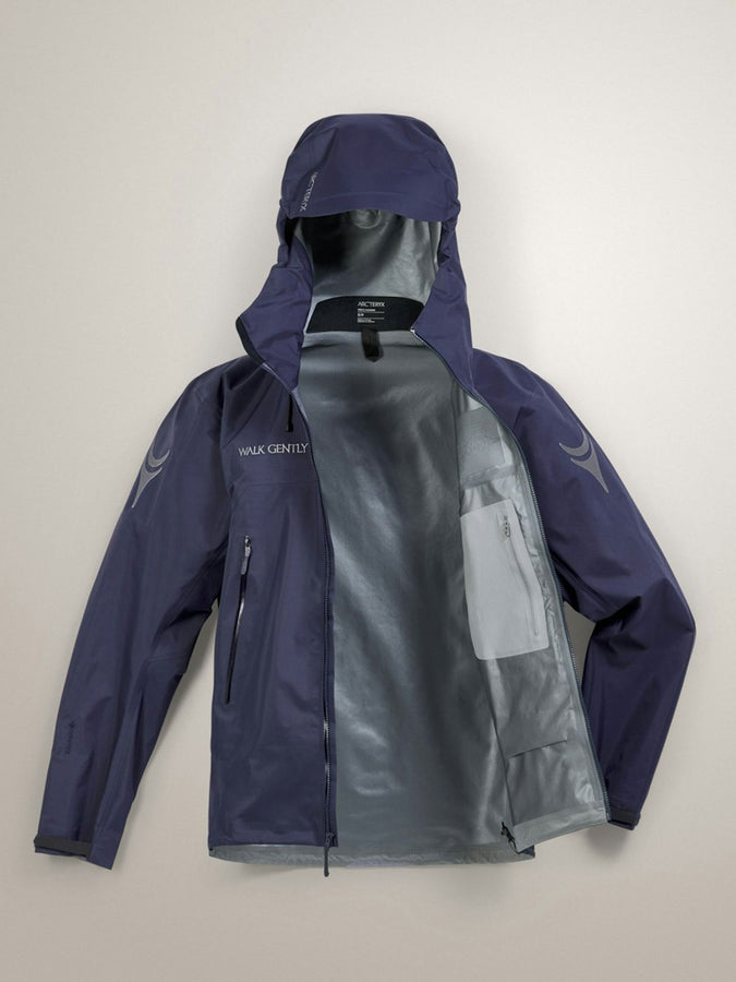 Arc'teryx Beta SL Jacket Summer 2026 | BLACK SAPPHIRE