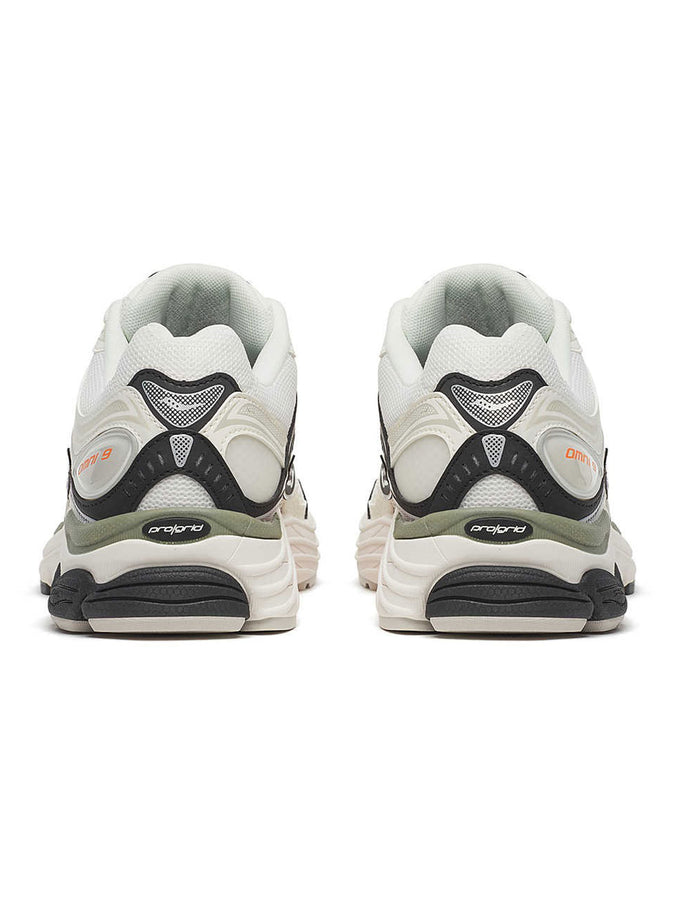 Saucony Progrid Omni 9 White/Curcuma Shoes Spring 2026 | WHITE/TURMERIC