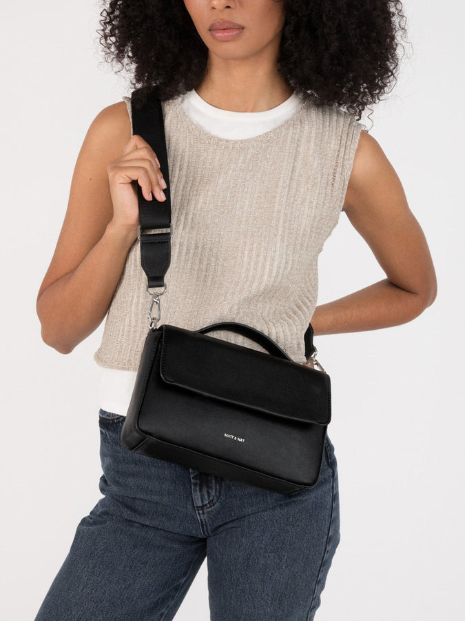 Matt & Nat Heart Sol Collection Women Handbag | BLACK