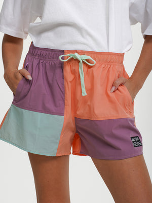 Notice The Reckless Offshore Women Shorts Summer 2024