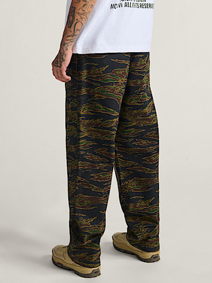 Vans x Atiba Skate Loose Cargo Pants automne 2025 | BLACK CAMO (29B)