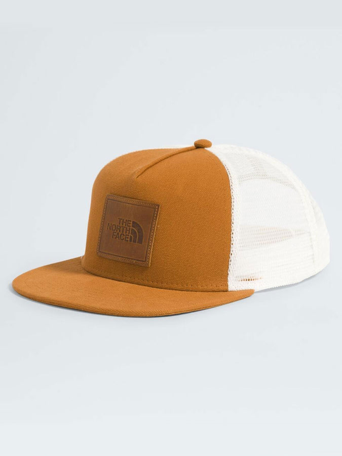 The North Face Half Dome Trucker Hat | TIMBER TAN/LEATHER PATCH (BTI)