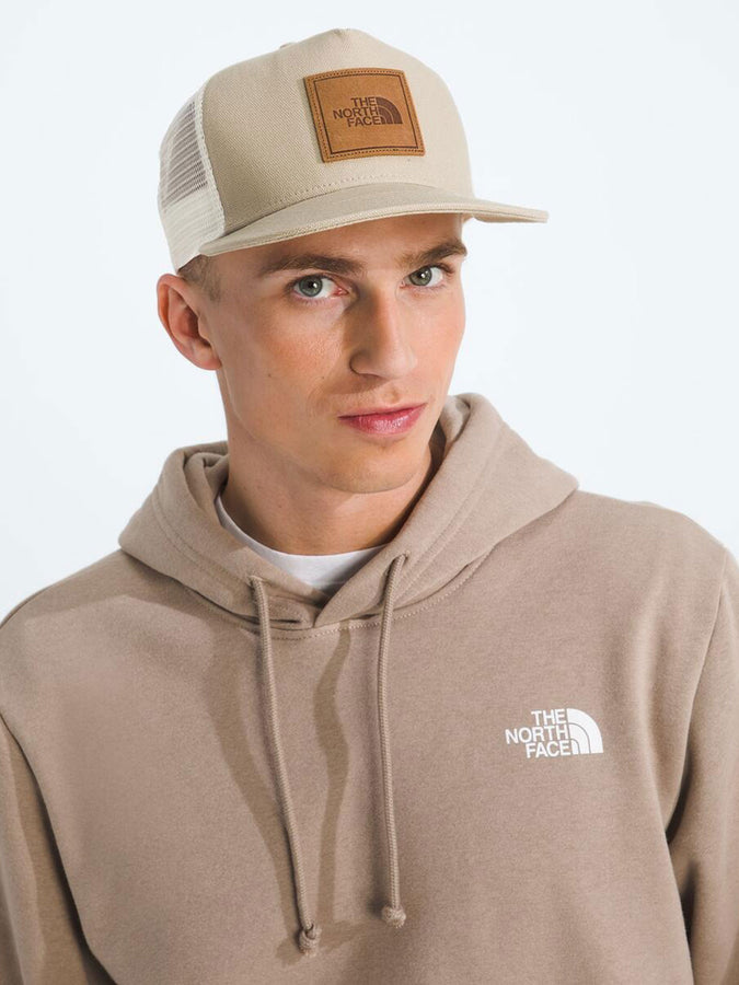 The North Face Half Dome Trucker Hat | DUNE BEIGE/LEATHER PATCH (FPM)