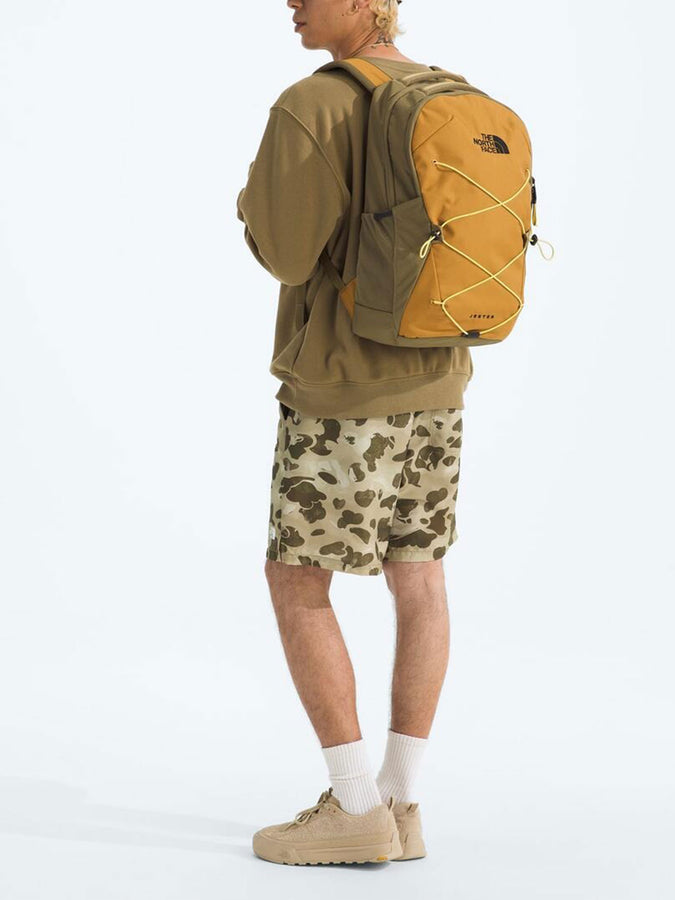 The North Face Jester Backpack | GLDN TAN/CEDAR/HNY SAND (MUD)