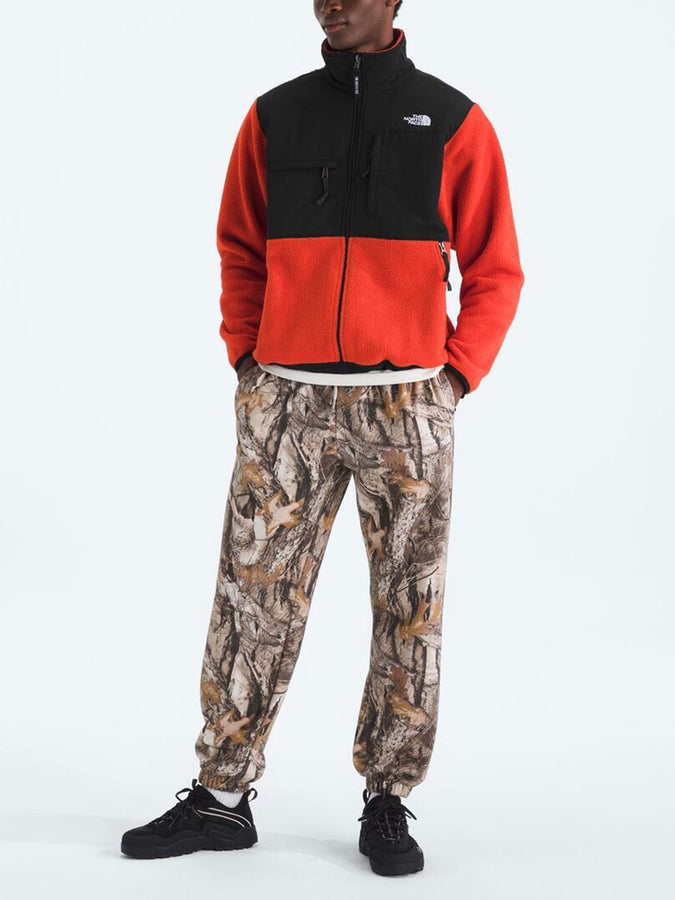 The North Face Retro Denali Jacket Spring 2026 | LAVA RED/TNF BLACK (JY7)