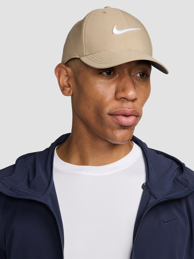 Nike Fairway Fresh Dri-Fit Club Structured Swoosh Hat | KHAKI/WHITE (247)