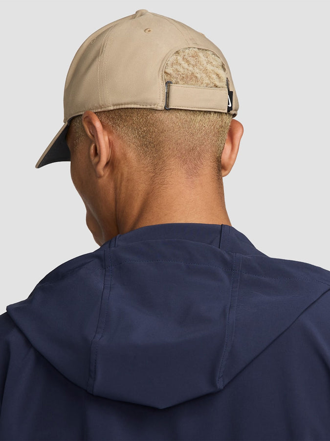 Nike Fairway Fresh Dri-Fit Club Structured Swoosh Hat | KHAKI/WHITE (247)