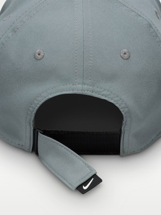 Nike Fairway Fresh Dri-Fit Club Structured Swoosh Hat | SMOKE GREY/BLACK (084)