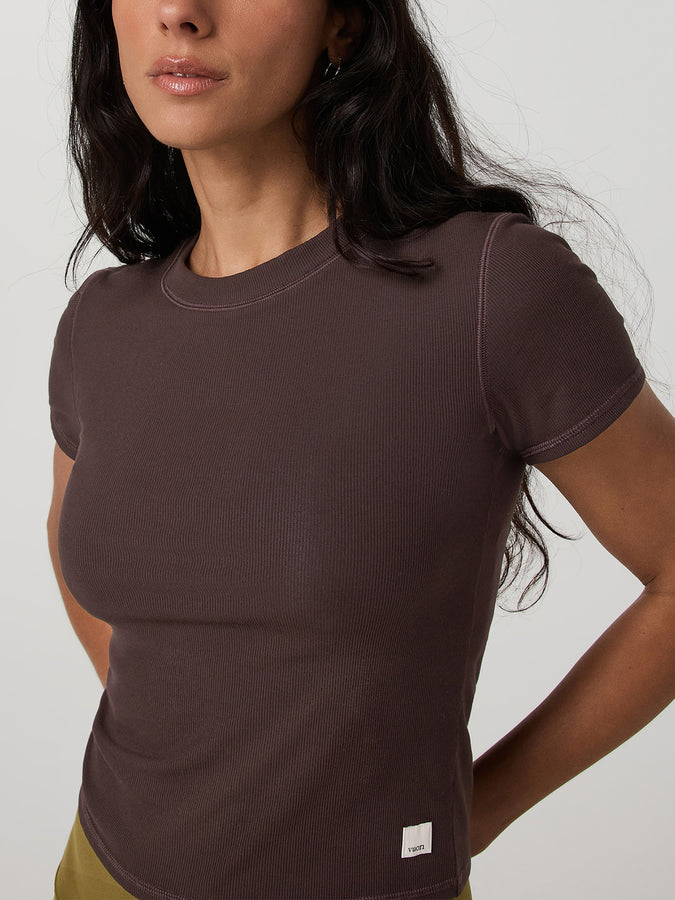 Vuori Pose Fitted T-Shirt Spring 2026 | FRENCH ROAST (FRS)