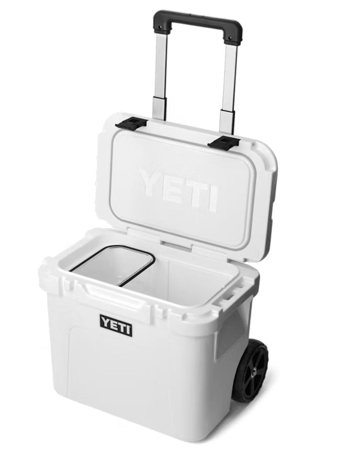 Yeti Roadie 32 White Wheeled Cooler 2024 | WHITE