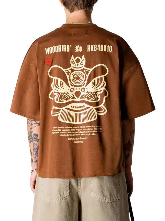 Woodbird Beam Lion T-Shirt Spring 2026 | MID BROWN