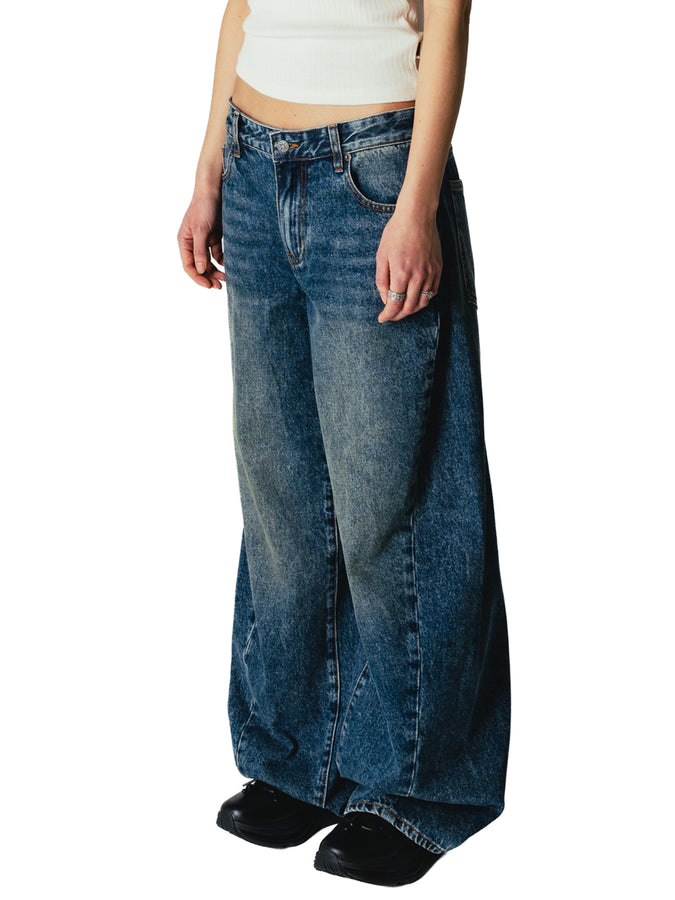 Woodbird Vega Twisted Jeans Fall 2026 | BLUE VINTAGE