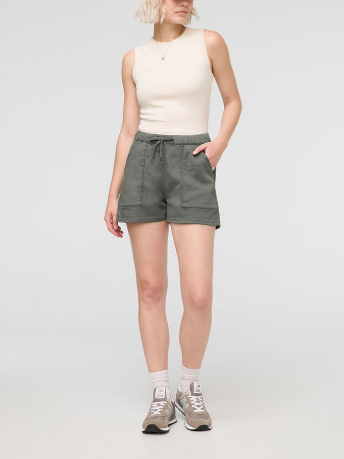 Duer No Sweat Harbor Shorts Spring 2026 | THYME (TYM)