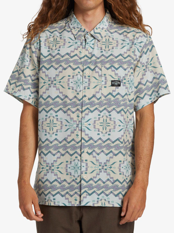 Billabong Summer 2024 Surftrek Trail Short Sleeve Buttondown Shirt |  SEAFOAM (SFM)