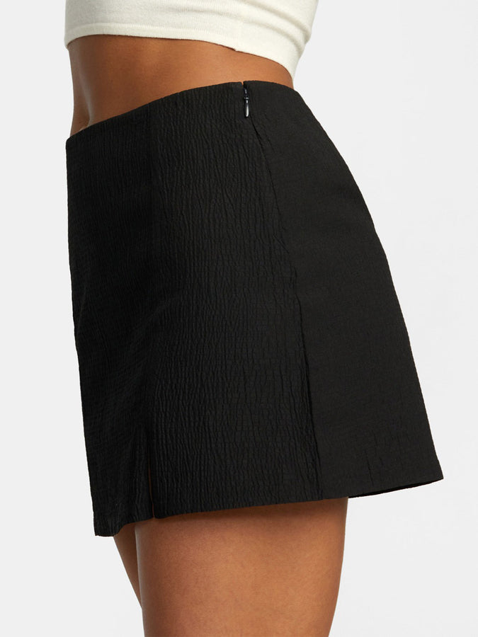 RVCA Reform Women Smocked Skirt Spring 2024 | BLACK (BLK)