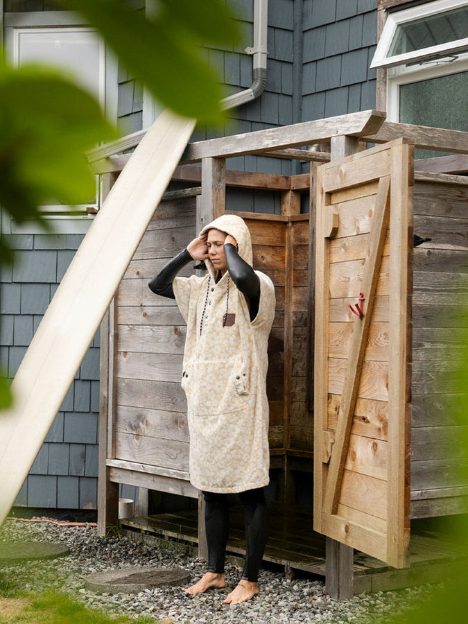 Slowtide Ginny Extra-Warm Poncho Spring 2026 | SANDSTONE