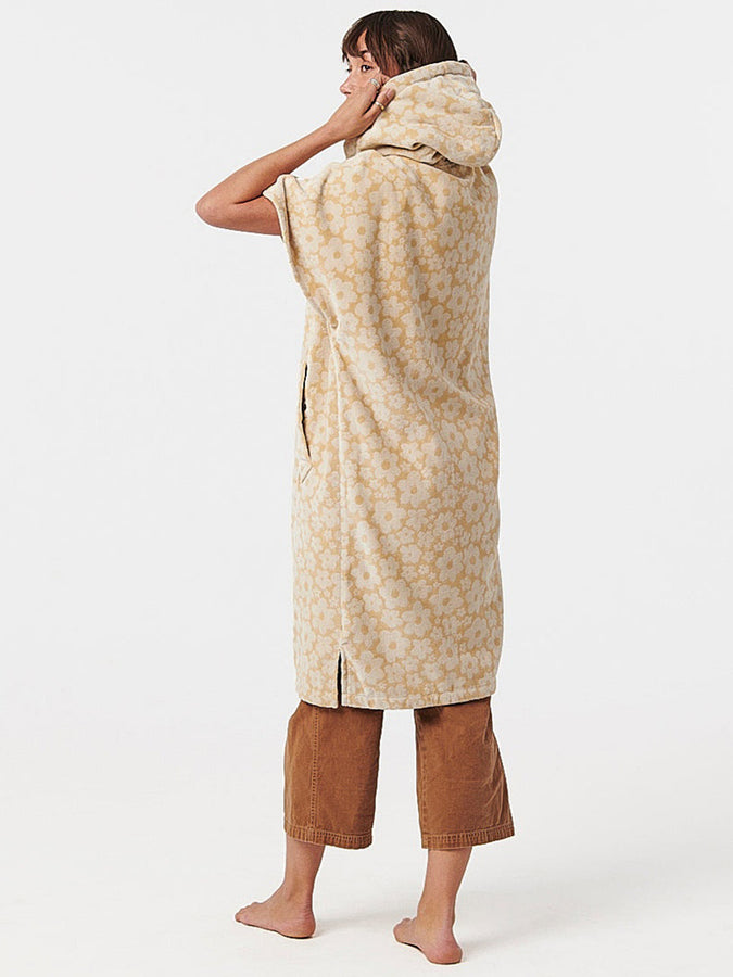 Slowtide Ginny Extra-Warm Poncho Spring 2026 | SANDSTONE