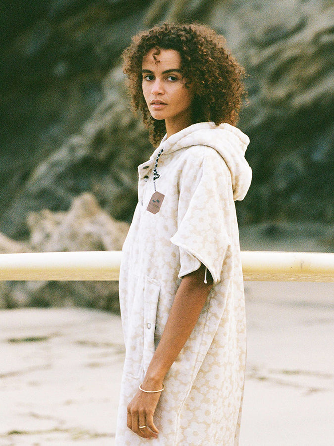 Slowtide Ginny Extra-Warm Poncho Spring 2026 | SANDSTONE