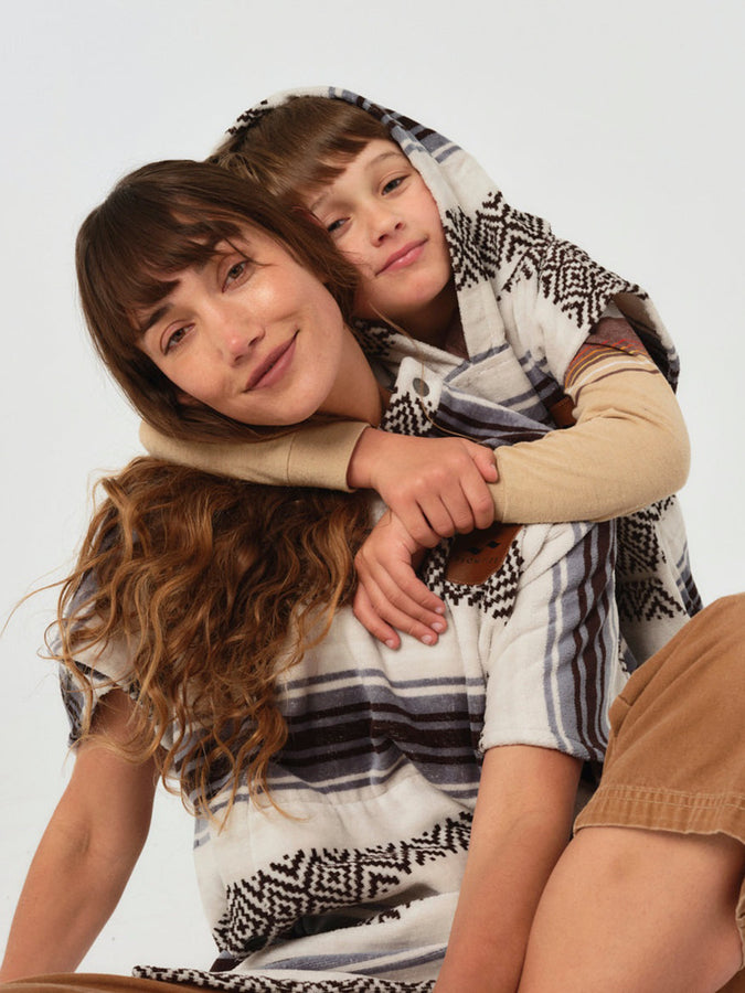Slowtide Oso Extra-Warm Poncho Spring 2026 | WHITE
