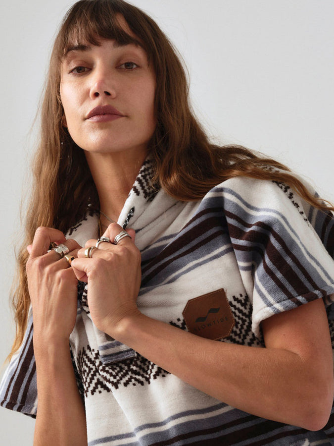Slowtide Oso Extra-Warm Poncho Spring 2026 | WHITE