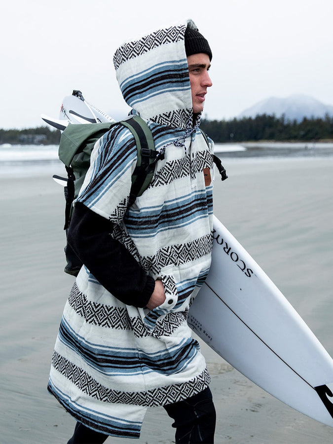 Slowtide Oso Extra-Warm Poncho Spring 2026 | WHITE