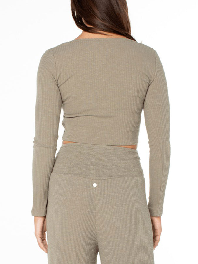 Roxy Feeling Cozy Long Sleeve Top Fall 2025 | VETIVER SOLID (GVT)