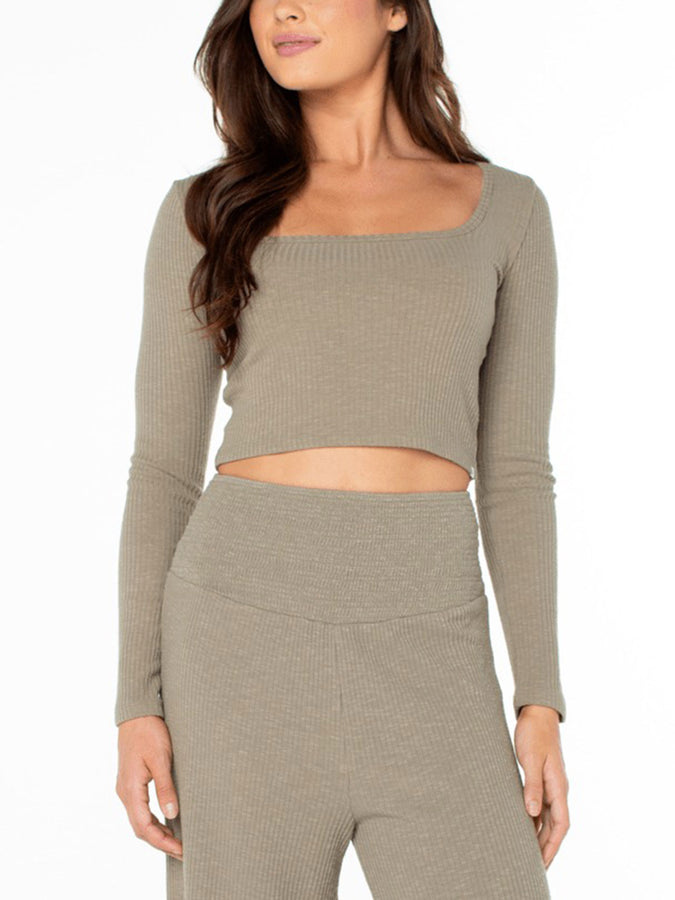 Roxy Feeling Cozy Long Sleeve Top Fall 2025 | VETIVER SOLID (GVT)