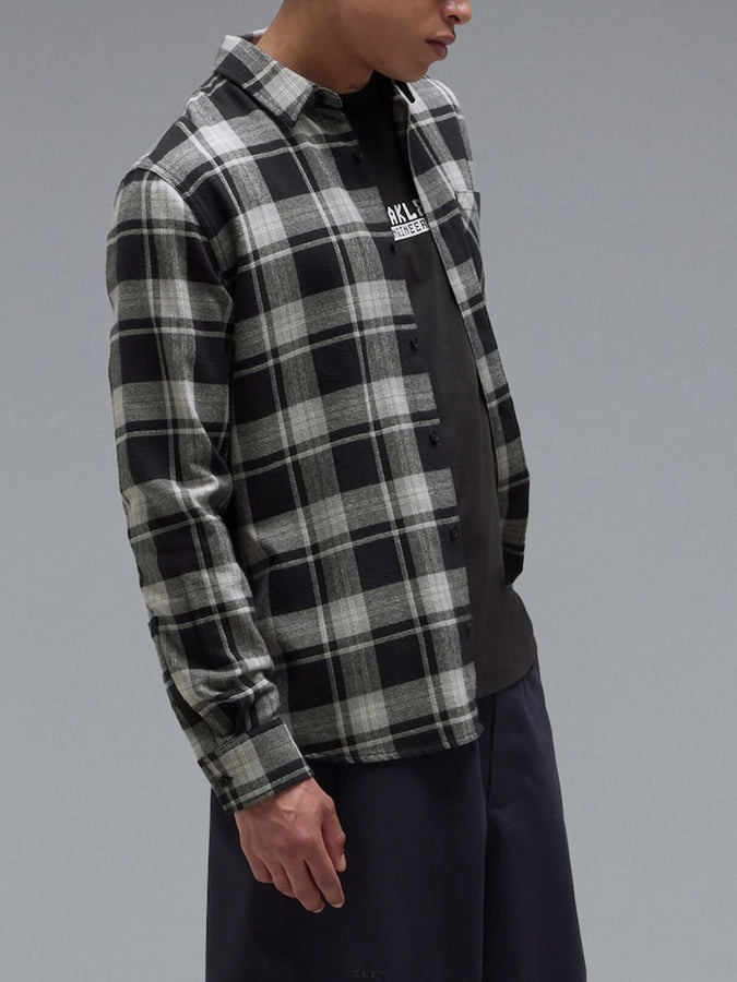 Oakley Podium Plaid Flannel Long Sleeve Buttondown Shirt Fall 2026 | PITCH BLA/CEM/MIST CHECK (9I3)