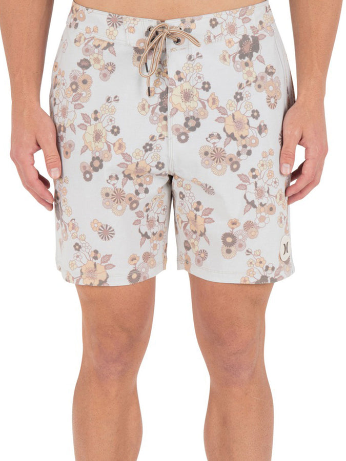 Hurley Phantom Naturals Tailgate 18'' Boardshorts Spring 2026 | BONE (073)