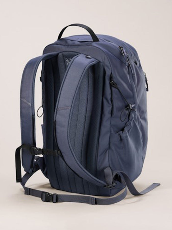 Arcteryx Mantis 26 Backpack | DARK STRATUS