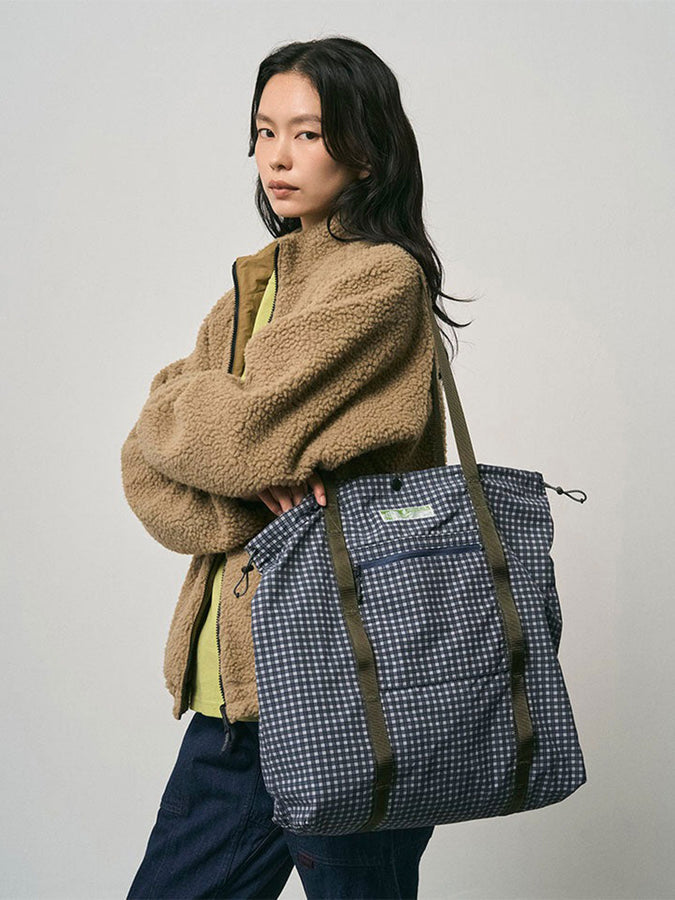 Gramicci Utility Tote Bag | NAVY CHECK