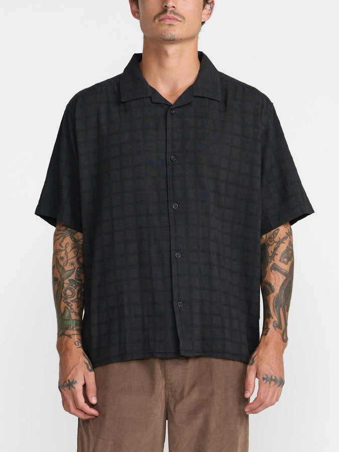 Rvca Vacancy Short Sleeve Buttondown Shirt Fall 2026 | PIRATE BLACK (PTK)