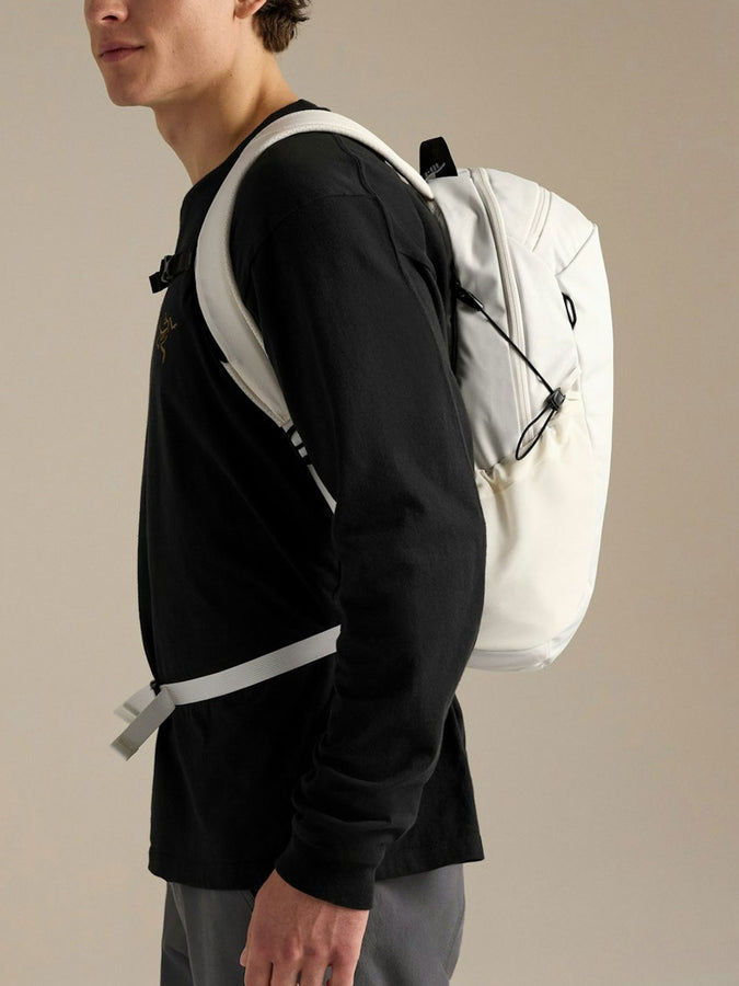 Arcteryx Mantis 16 Backpack | ARCTIC SILK