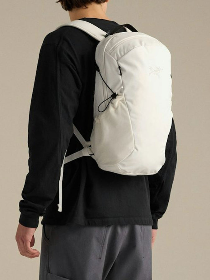 Arcteryx Mantis 16 Backpack | ARCTIC SILK