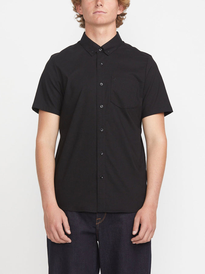 Volcom Everett Oxford Short Sleeve Buttondown Shirt Spring 2026 | NEW BLACK (NBK)