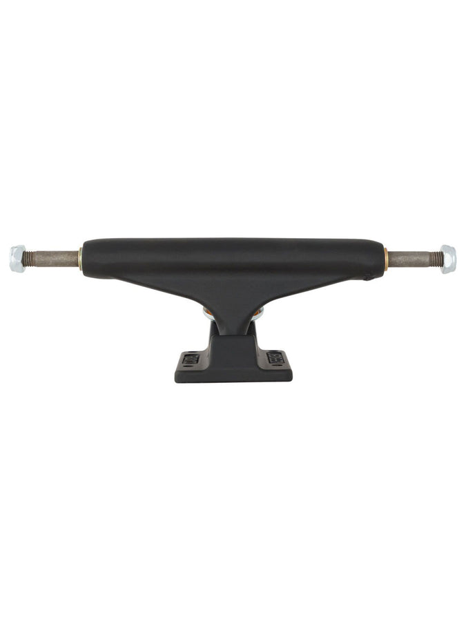 Independent Stg11 Blackout 139mm Skateboard Trucks | BLACKOUT