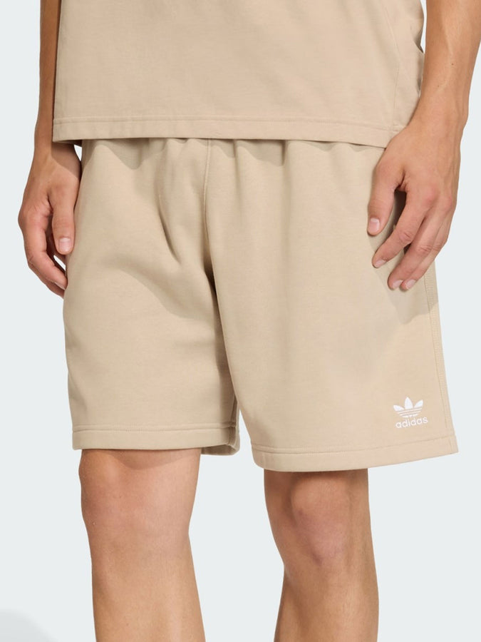 Adidas Trefoil Essentials Fleece Stone Khaki Short Holiday 2025 | STONE KHAKI