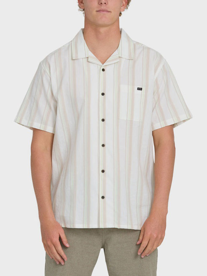 Billabong Victoria Vacay Short Sleeve Buttondown Shirt Summer 2026 |WHITE SAND (WHS)
