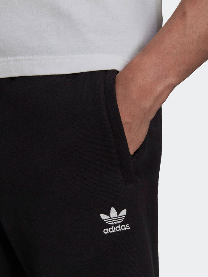 Adidas Essentials Trefoil Shorts | BLACK