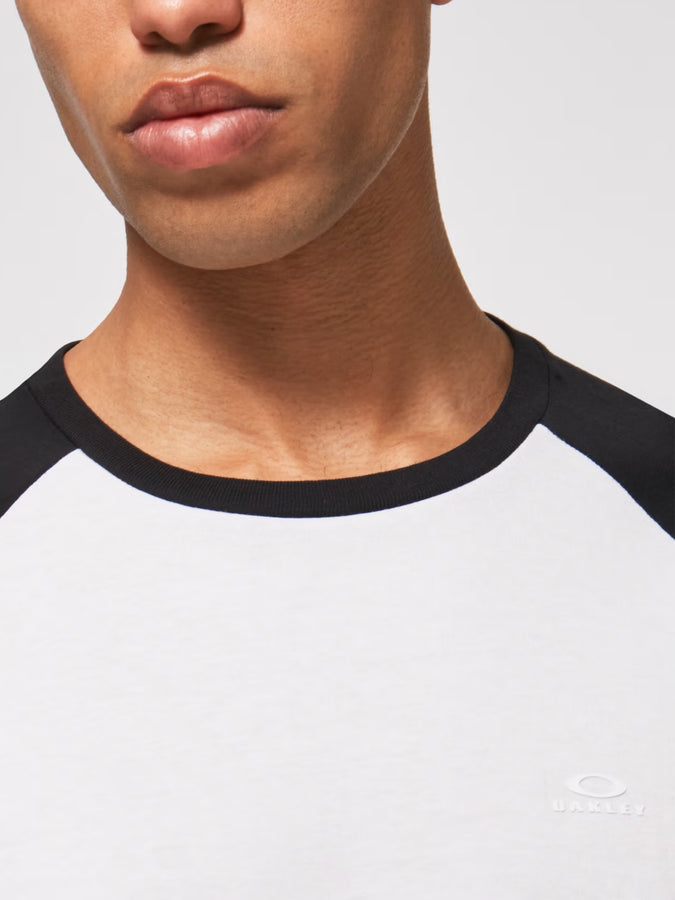 Oakley Relax Raglan 3/4 Sleeve T-Shirt | OFF WHITE/BLACK (9FJ)